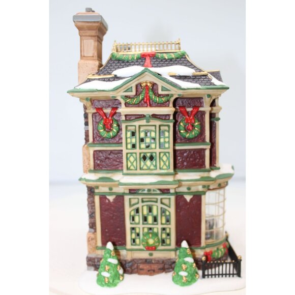 Dept 56 Dickens Village - Victorian Family Christmas House Gift Set - Picture 6 of 11